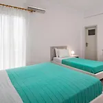 Kavallaris & Apartmanhotel Meszariá