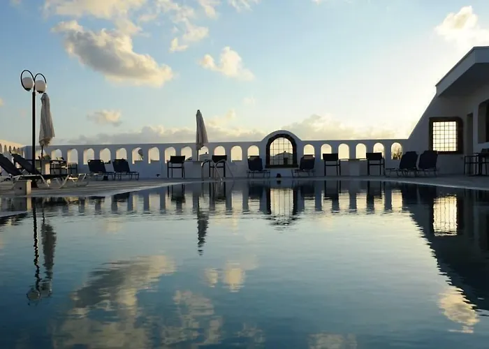 Kavallaris & 4* Messaria (Santorini)