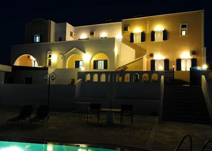 Kavallaris & Aparthotel Messaria (Santorini)