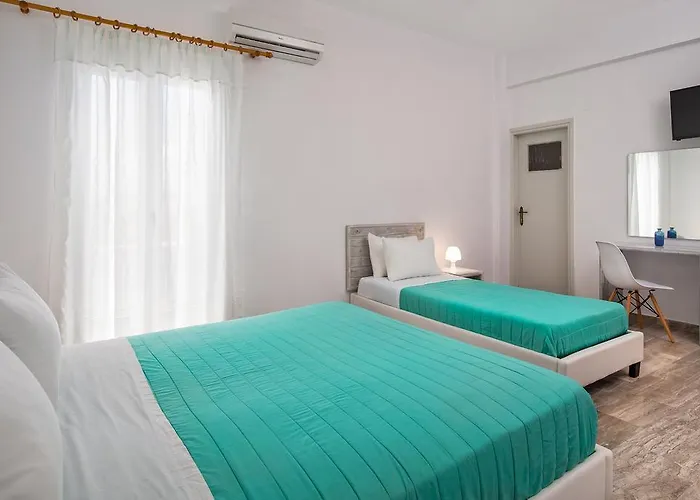 Kavallaris & Aparthotel Messaria (Santorini)