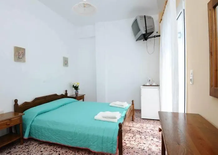 Kavallaris & 4* Messaria (Santorini)