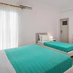 Kavallaris & Aparthotel Mesariá