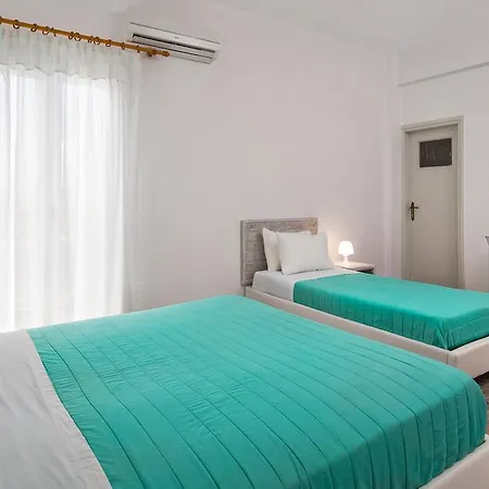 Kavallaris & Aparthotel Messaria (Santorini)