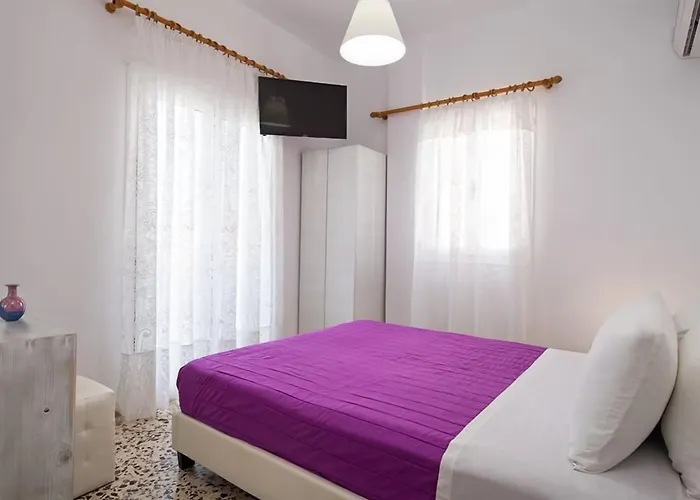 מלון דירות Kavallaris & 4*